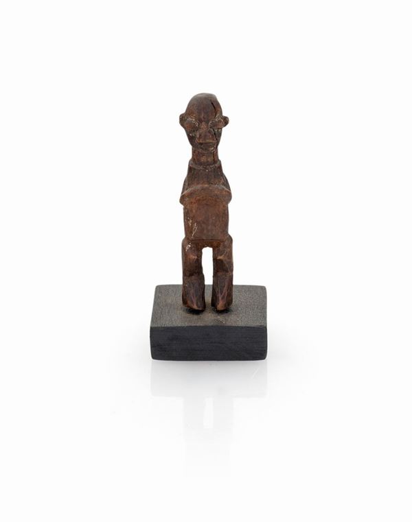 Feticcio (nkisi) Bayaka in legno, repubblica democratica del Congo  - Asta Arte Tribale e Africana - Casa d'Aste Arcadia