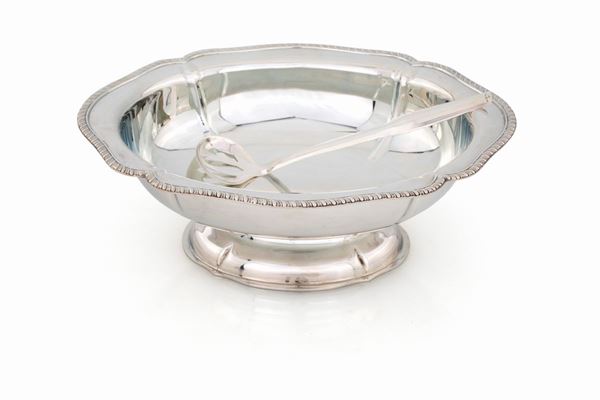 Coppa ovale in argento con mestolo  - Asta Mobili, Arredi, Dipinti Antichi e del XIX Secolo - Casa d'Aste Arcadia