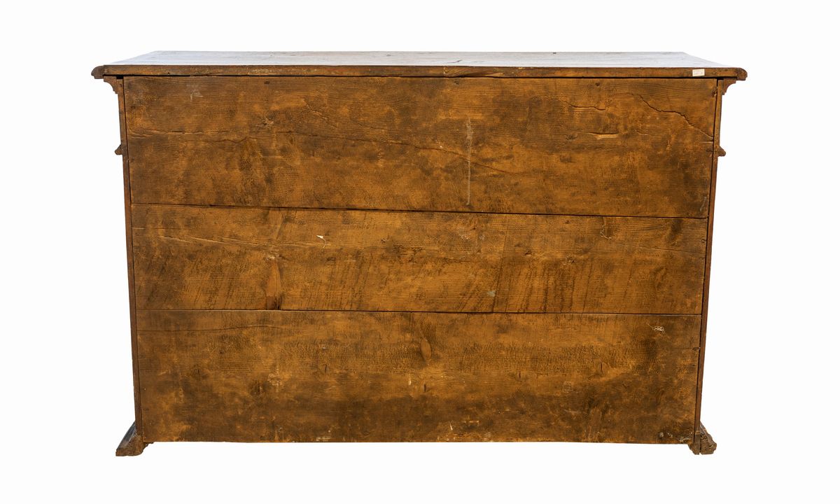 Credenza in Noce, XVII Secolo