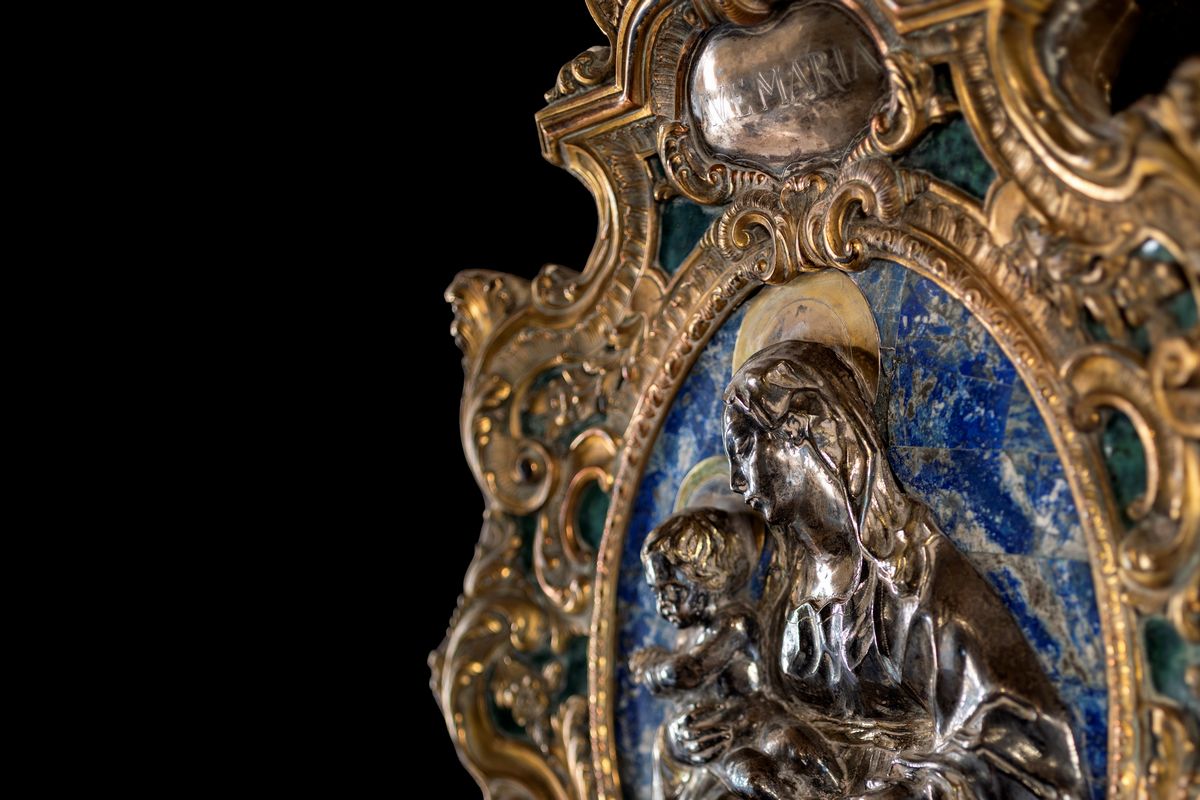 Placca Devozionale in Argento, Bronzo Dorato, Smalto e Lapislazuli, XIX Secolo