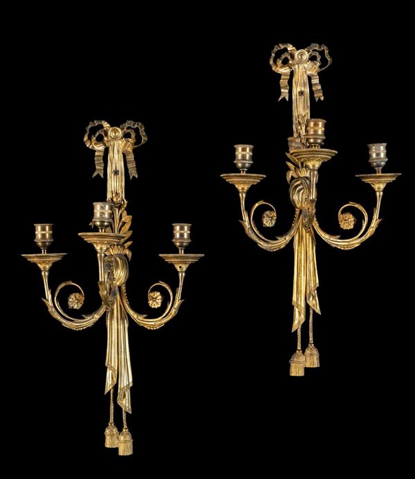 Coppia di appliques in bronzo dorato d&#39;epoca Luigi XVI