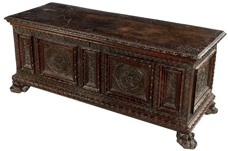 Cassapanca in Noce del XVII Secolo