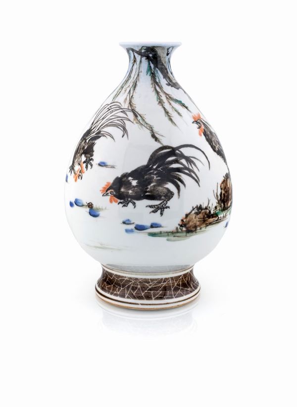 Vaso in porcellana, Cina  - Asta Arte Orientale - Casa d'Aste Arcadia