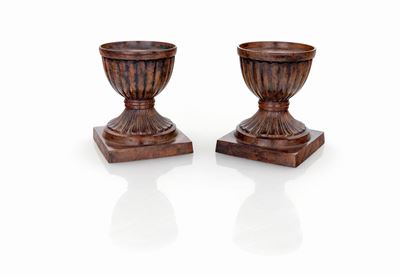 Coppia di Candelieri in Metallo Smaltato