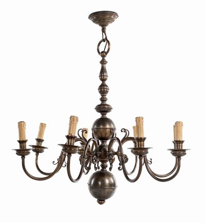 Grande Lampadario in Ottone Stile Olandese a Otto Luci, XIX Secolo