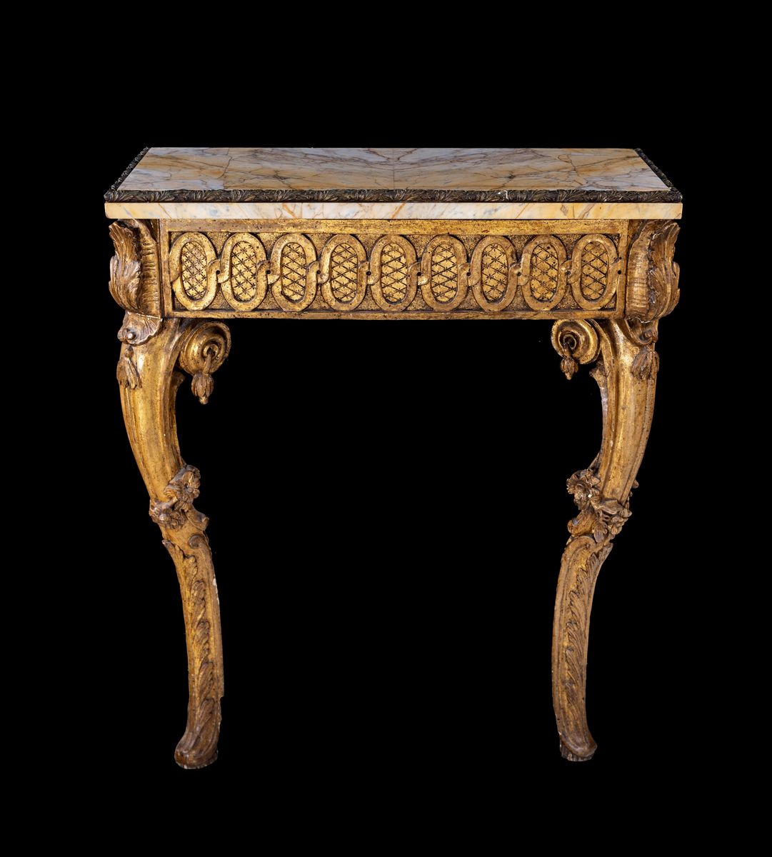 Coppia di Consoles D'appliques in Legno Dorato, Italia Centrale XVIII Secolo