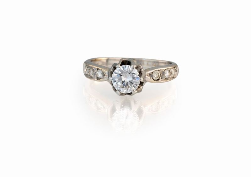 Anello con Diamante Solitario