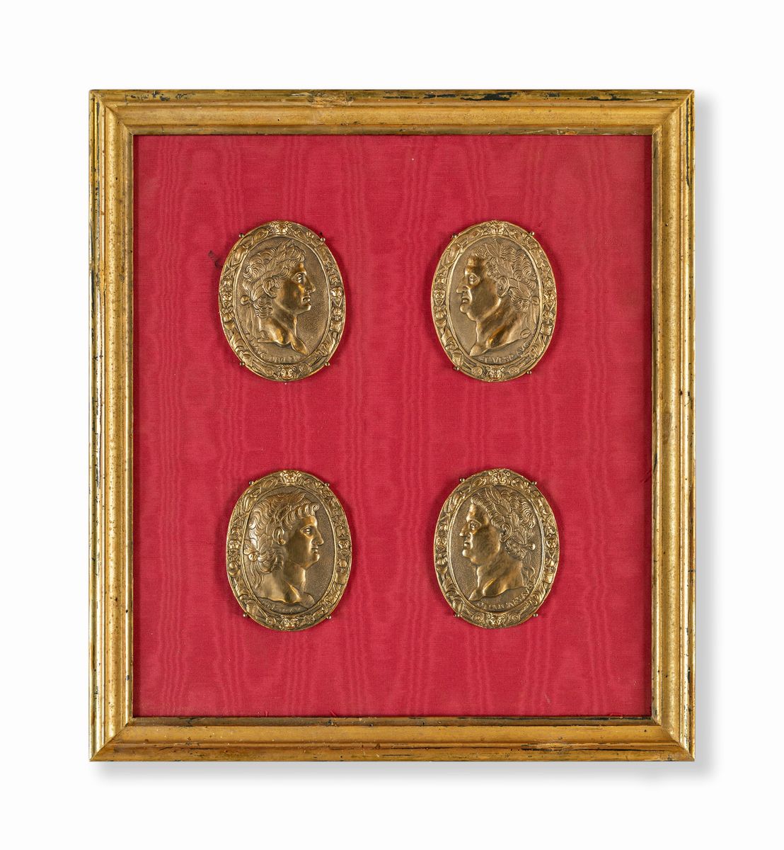 Coppia di Pannelli con Otto Medaglioni in Bronzo Dorato