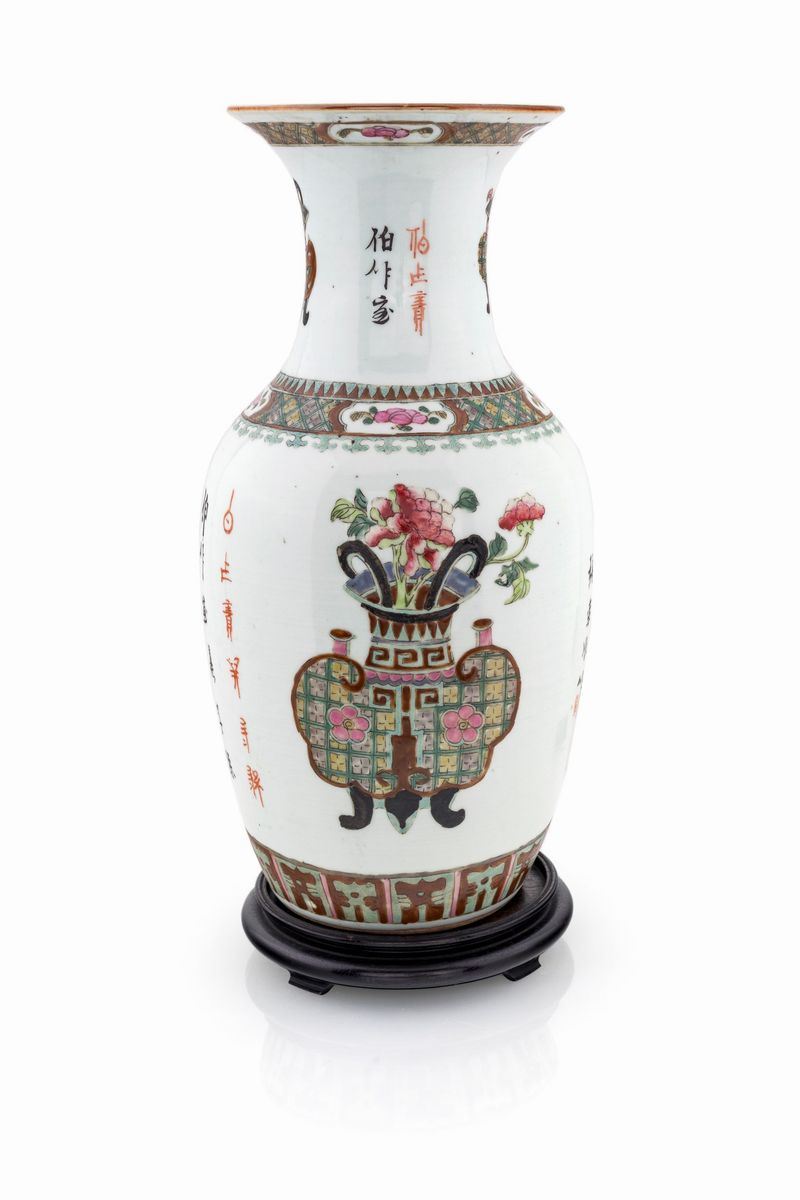 Vaso a Balaustro in Porcellana Policroma, Cina