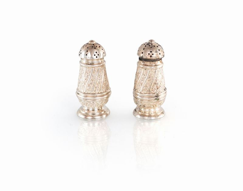 Coppia di Piccoli Spargisale in Argento