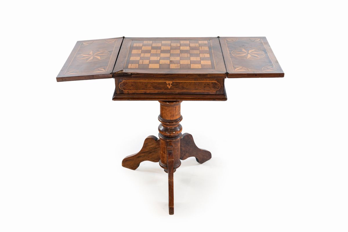 Tavolino da Gioco in Noce, XIX Secolo