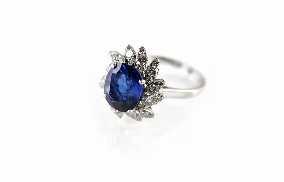 Anello con Zaffiro Myanmar