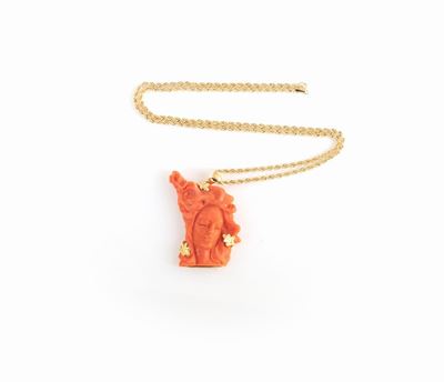 Collana-ciondolo, Scultura in Corallo