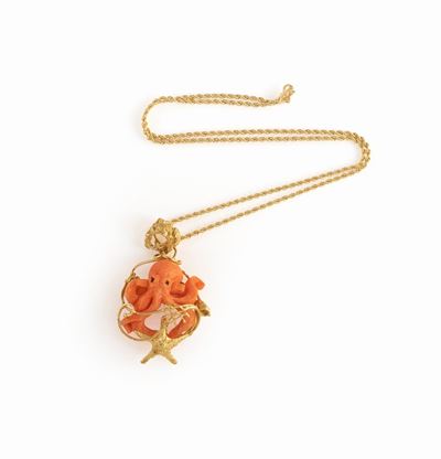 Collana-ciondolo, Scultura in Corallo