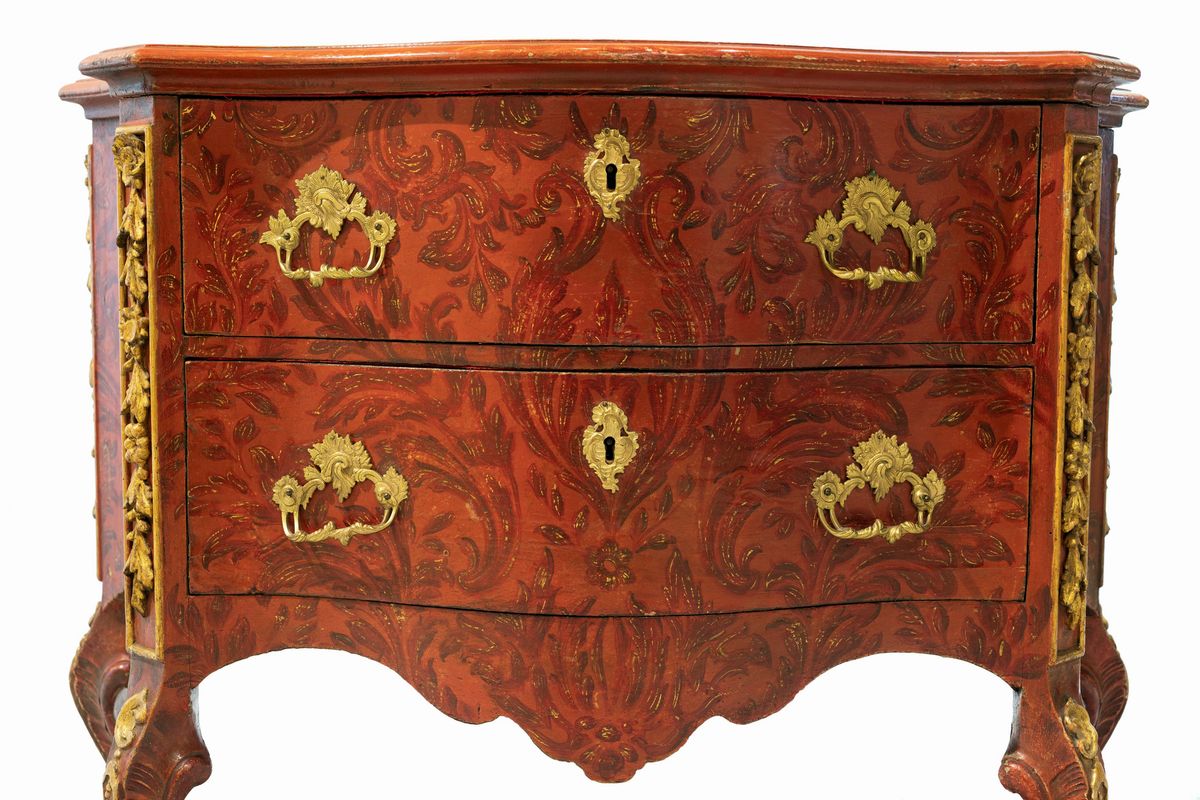 Coppia di Cassettoni in Legno Laccato Rosso, Roma, XVIII Secolo