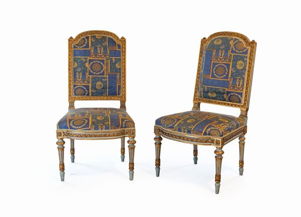 Coppia di sedie in legno laccato azzurro, XIX secolo  - Asta Arredi e dipinti dalla collezione di Carlo Lampronti - Casa d'Aste Arcadia