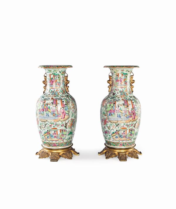 Coppia di vasi in porcellana e bronzo, Cina  - Asta Arredi e dipinti dalla collezione di Carlo Lampronti - Casa d'Aste Arcadia