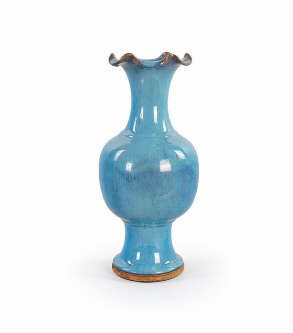 Piccolo vaso in porcellana azzurra, Cina dinastia Qing  - Asta Arte Orientale - Casa d'Aste Arcadia