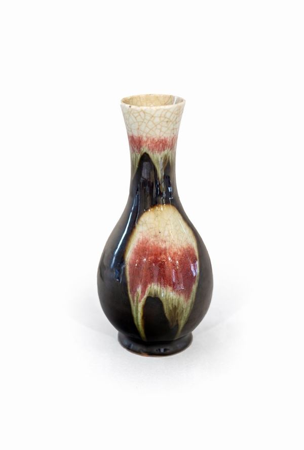 Piccolo vaso in porcellana maculata, Cina dinastia Qing