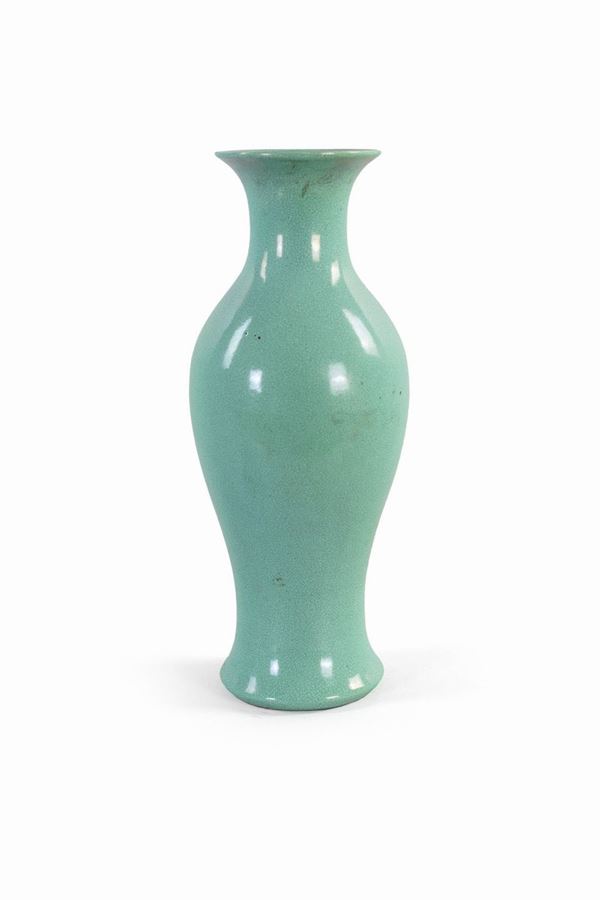 Vaso in porcellana monocroma azzurro cielo, Cina dinastia Qing