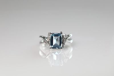 Anello con Acquamarina Ct 1.50