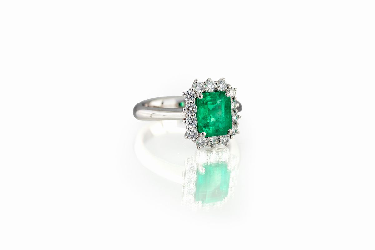 Anello con Smeraldo Muzo Extra