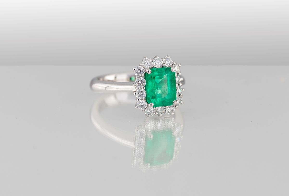 Anello con Smeraldo Muzo Extra