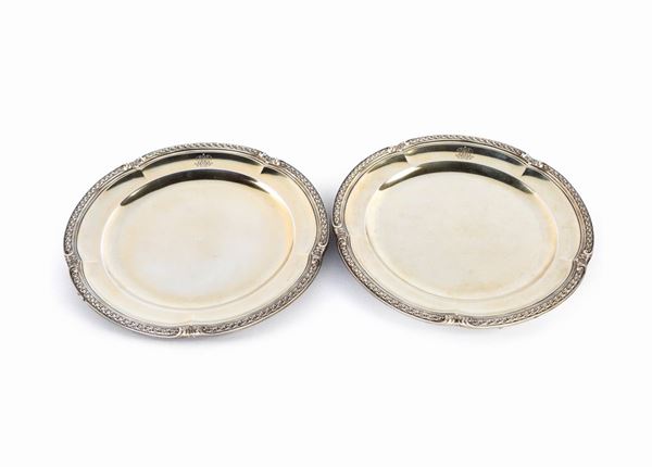 Coppia di piatti in argento dorato, argentiere Andr&#233; Aucoc, XIX secolo
