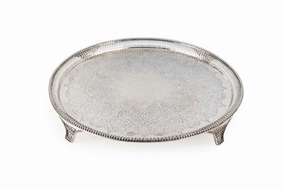 Salver in Argento 925/1000, Londra 1774, Argentiere John Cox (attivo dal 1766 al 1784)
