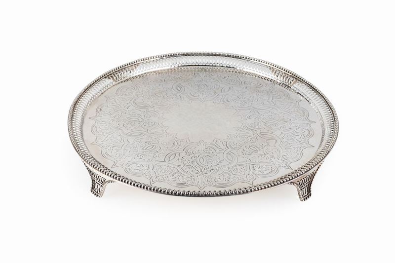 Salver in Argento 925/1000, Londra 1774, Argentiere John Cox (attivo dal 1766 al 1784)