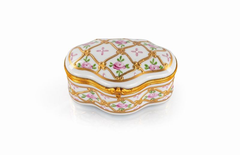 Tabacchiera in Porcellana Bianca e Oro, Limoges, Francia, XX Secolo