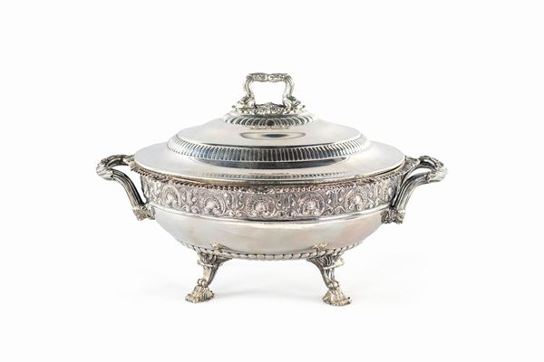 Zuppiera in argento, Italia, XX secolo  - Asta Argenti Antichi e da Collezione - Casa d'Aste Arcadia