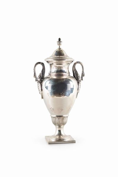 Coppa in Argento con Coperchio