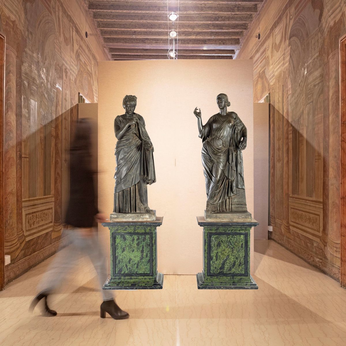 Due Vestali in Lega Metallica, XIX Secolo