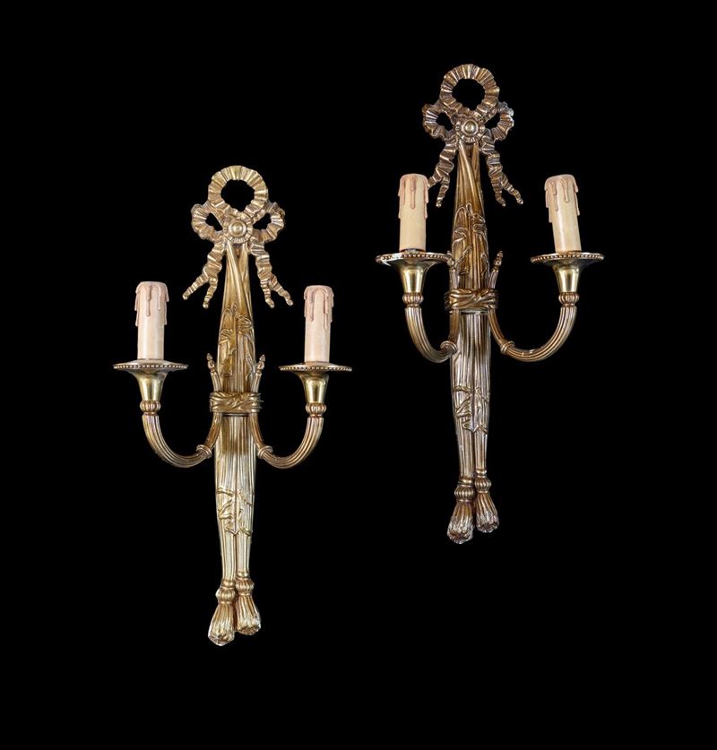 Coppia di Appliques in Metallo Dorato