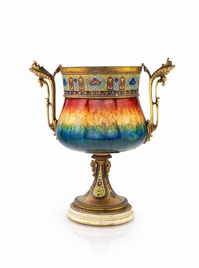 Vaso Biansato in Metallo Dorato e Smaltato, Inizio XX Secolo