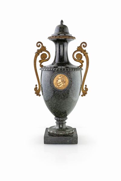 Vaso in Marmo Verde con Coperchio, Francia XIX Secolo