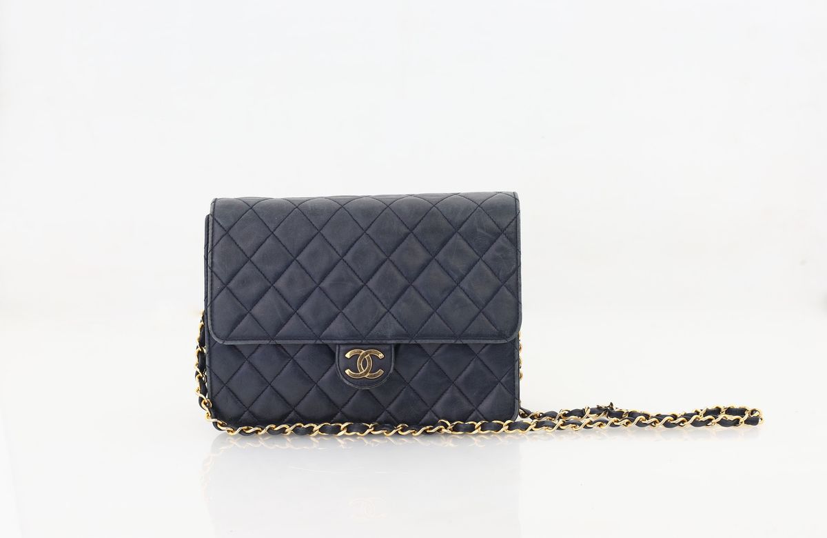 Chanel, Borsa Agnello Blu Motivo Matelassé