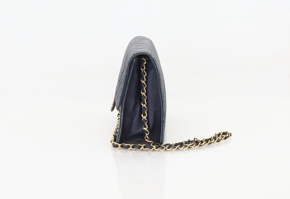 Chanel, Borsa Agnello Blu Motivo Matelassé