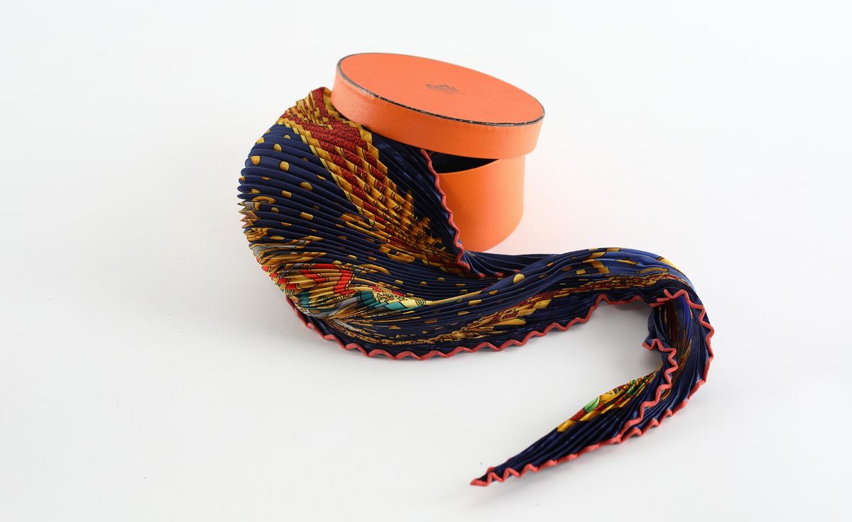 Hermès - Foulard 100% Seta Plissé Carpe Diem