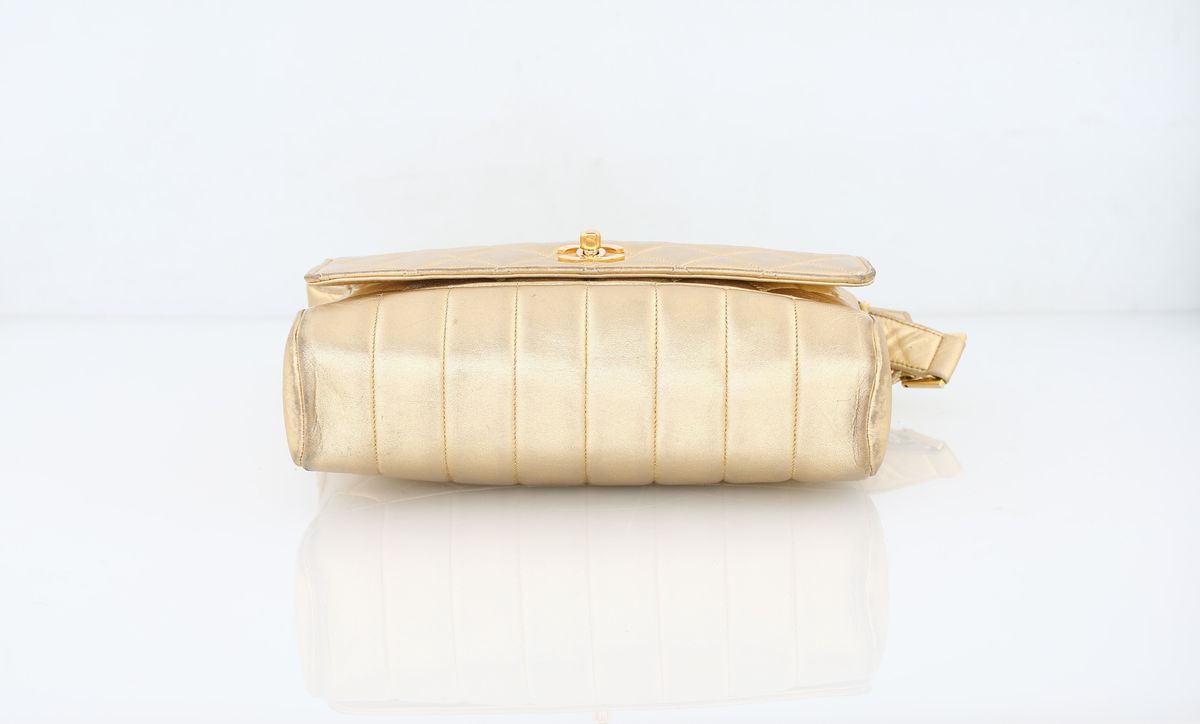 Chanel - Borsa a Spalla in Pelle Dorata