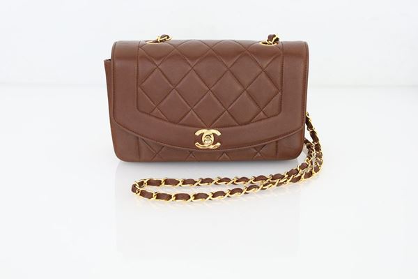 Chanel  - borsa in pelle cioccolato 