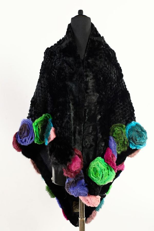 Fendi - mantella in pelliccia con fiori colorati