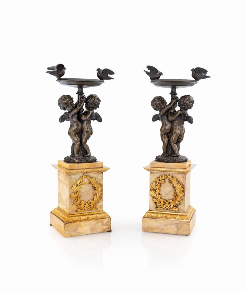 Coppia di Alzatine in Bronzo Brunito, XIX Secolo