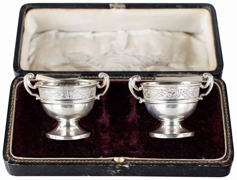 Coppia di Coppette Biansate in Argento, Chester 1911, Argentiere W.b.