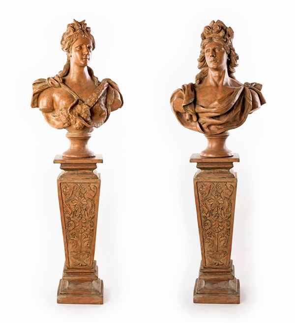 Coppia di busti in terracotta con piedistallo, XIX secolo