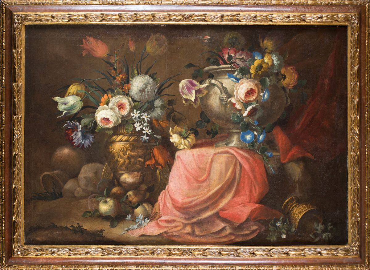 Michele Antonio Rapous - Natura Morta di Fiori con Vasi Classici e Drappo Rosso