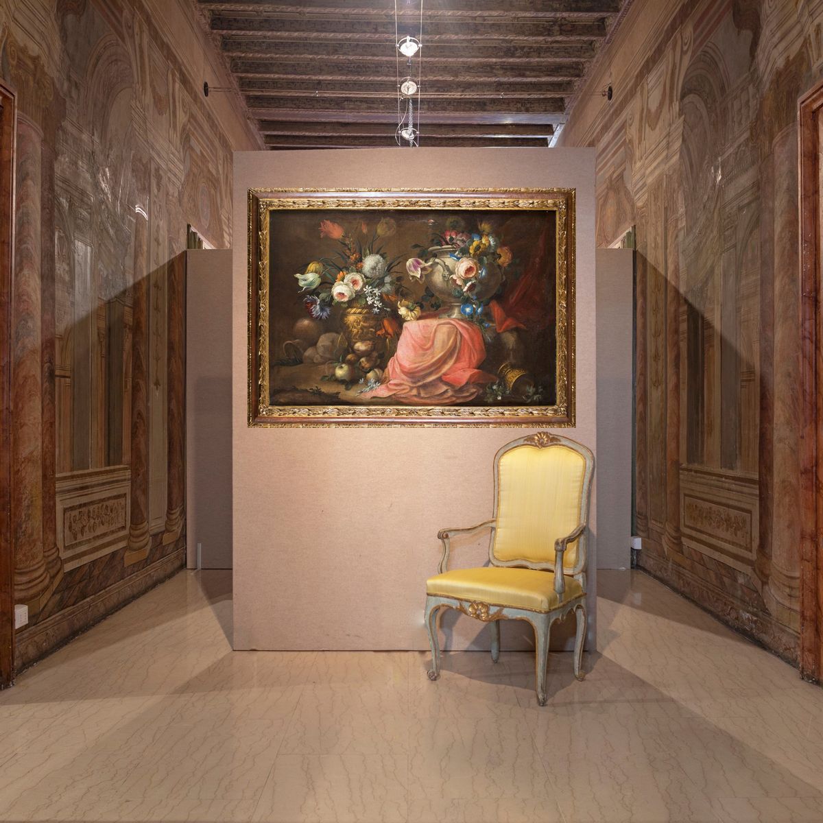 Michele Antonio Rapous - Natura Morta di Fiori con Vasi Classici e Drappo Rosso