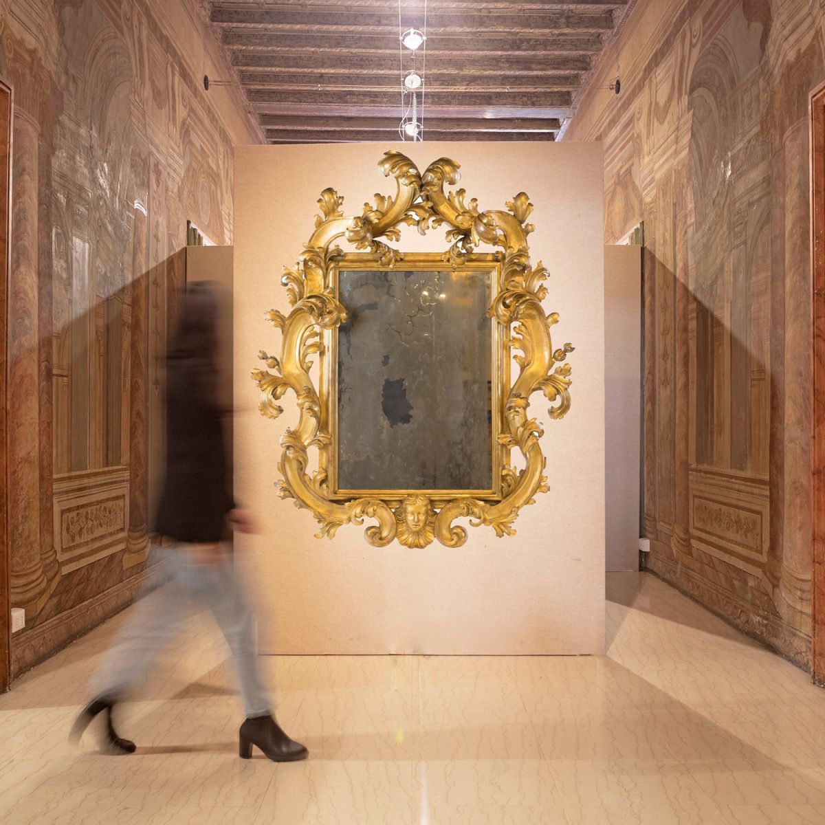 Grande Specchiera in Legno Dorato, Roma Fine del XVII/inizio del XVIII Secolo