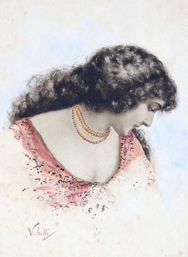 Profilo di donna con tre fili di perle